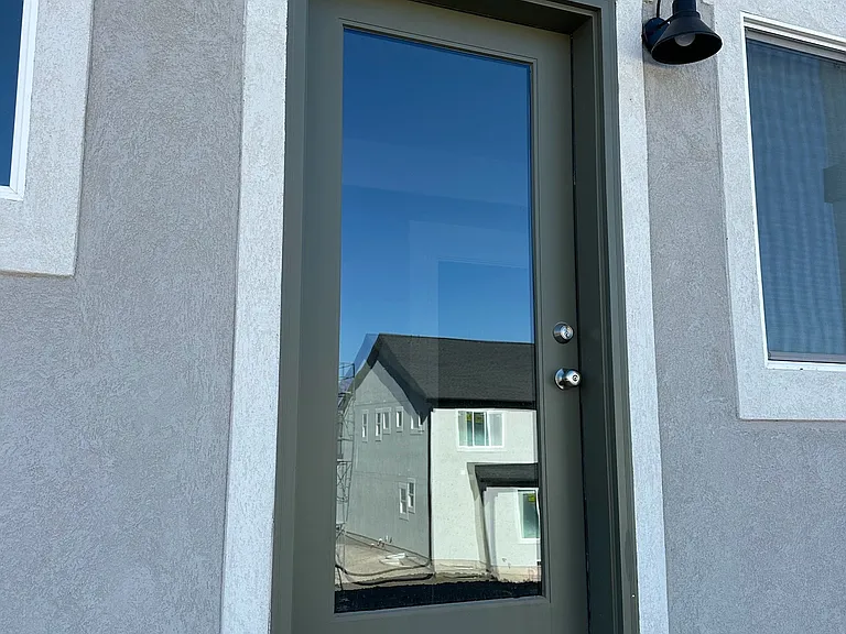 682 Benedict Dr — Photo 2
