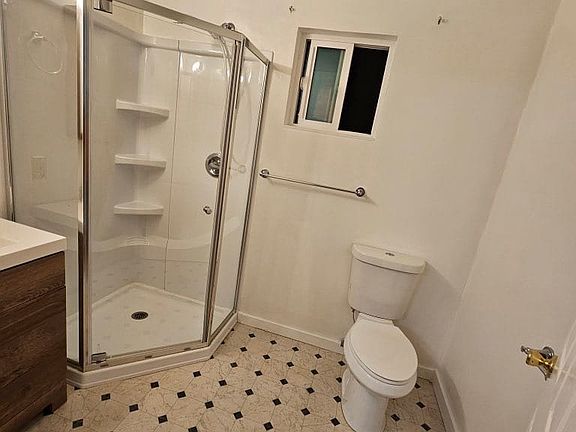 3rd image of 428 Poplar Ave #B