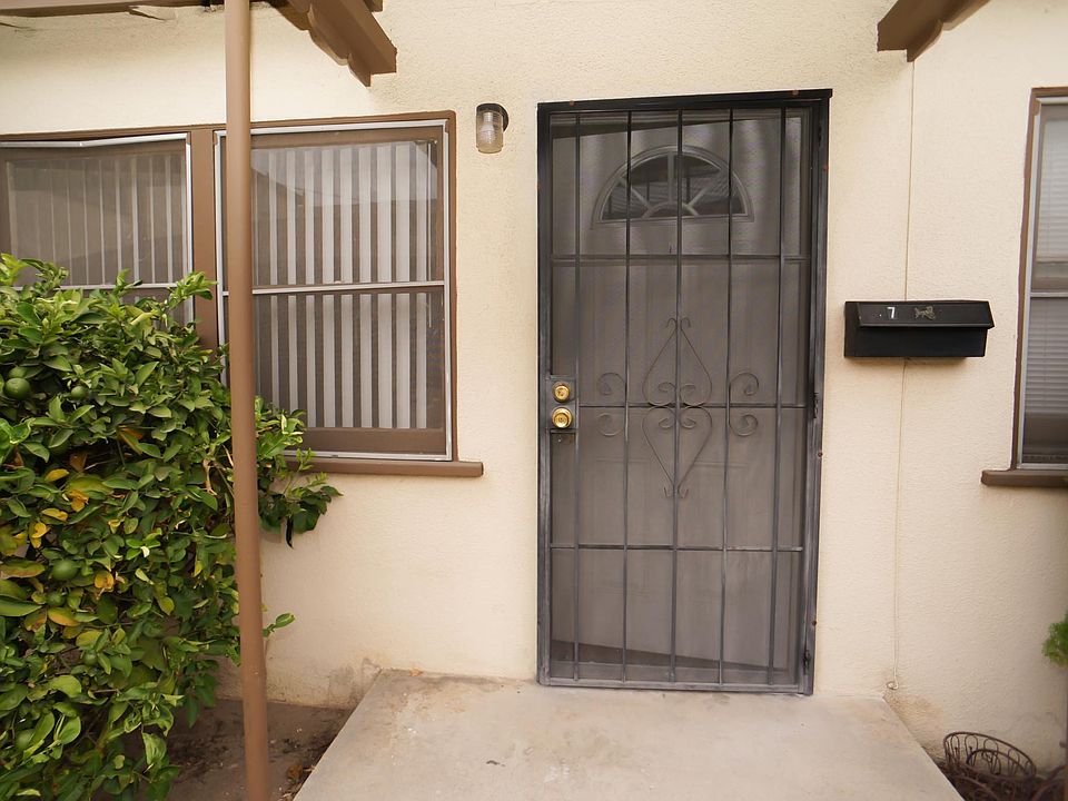 A place to call home in Belmont Heights. Security screen to