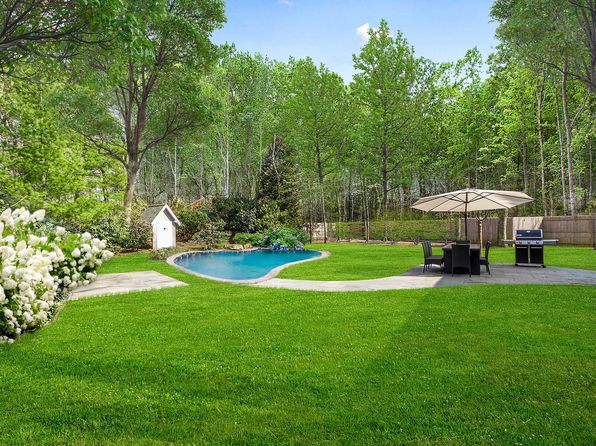 96 Wainscott Northwest Rd