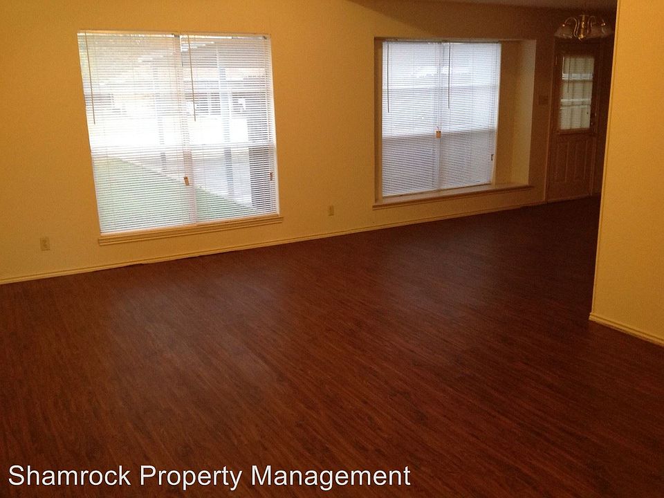 2nd image of 204 Kettler Dr