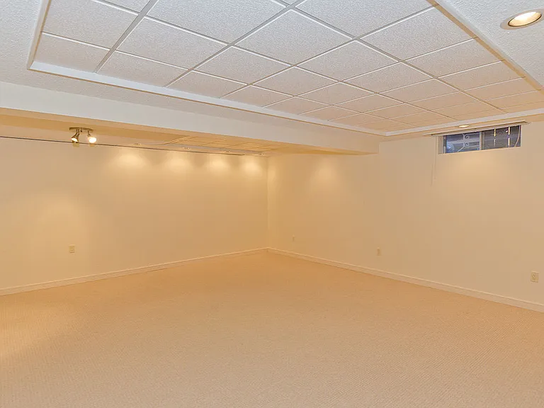 740 Coach Bluff Cres SW — Photo 25