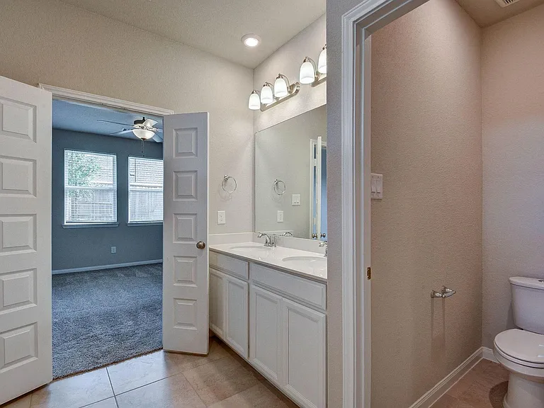 18572 Meadow Point Ln — Photo 32