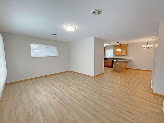 5th image of 201 17th St SE #4B-2BA-1304SQFT