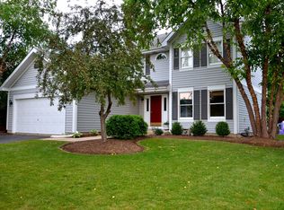 74 Forestview Ln, Aurora, IL 60502