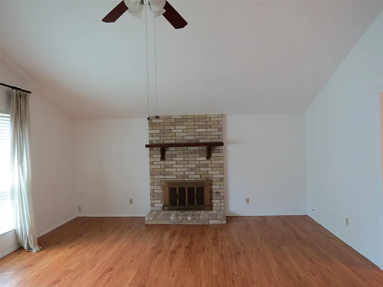 6803 Rearden Rd — Photo 4