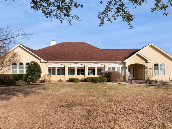 106 Lakeshore Dr, Waxahachie, TX 75165