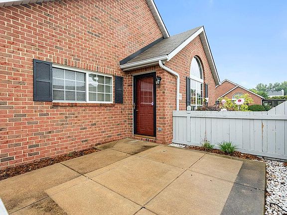 4th image of 2558 Roberts Ct