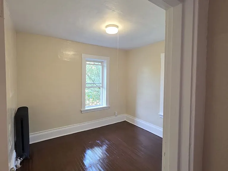236-240 Locust St — Photo 7