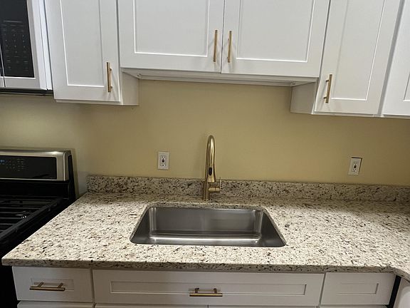 5th image of 41 N Court St #11244870