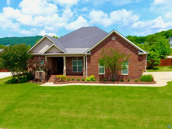 6901 Ridge Pointe Dr SE, Owens Cross Roads, AL 35763