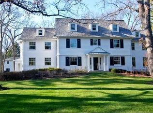 946 Elm Tree Rd, Lake Forest, IL 60045