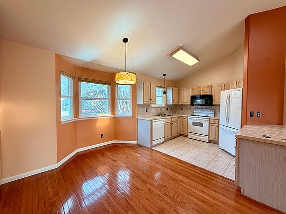 3rd image of 3105 Spinnaker Dr