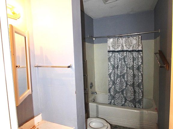 2nd image of 1829 Dayton St