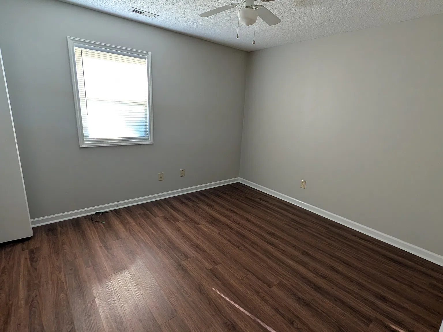 2 bed, 1000 sqft, $1,090 — Photo 4