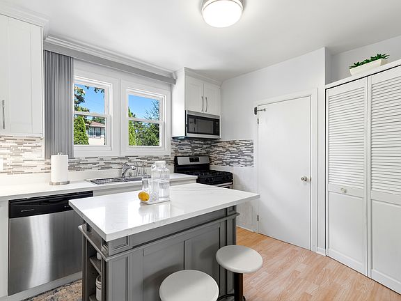 3rd image of 4102 Prescott Ave