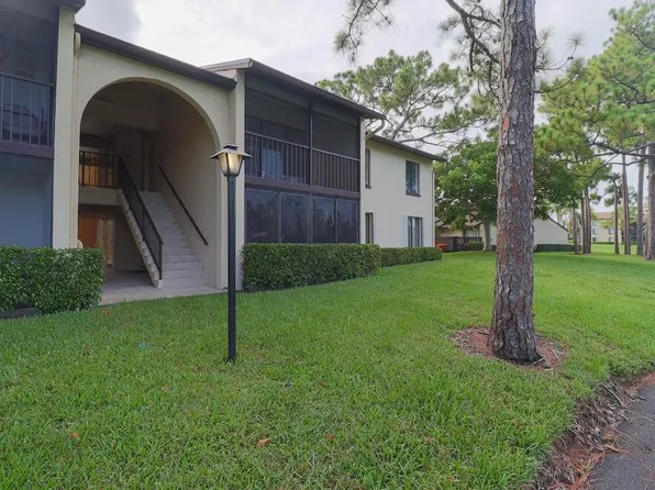 614 Sea Pine Way #H2, Greenacres, FL 33415