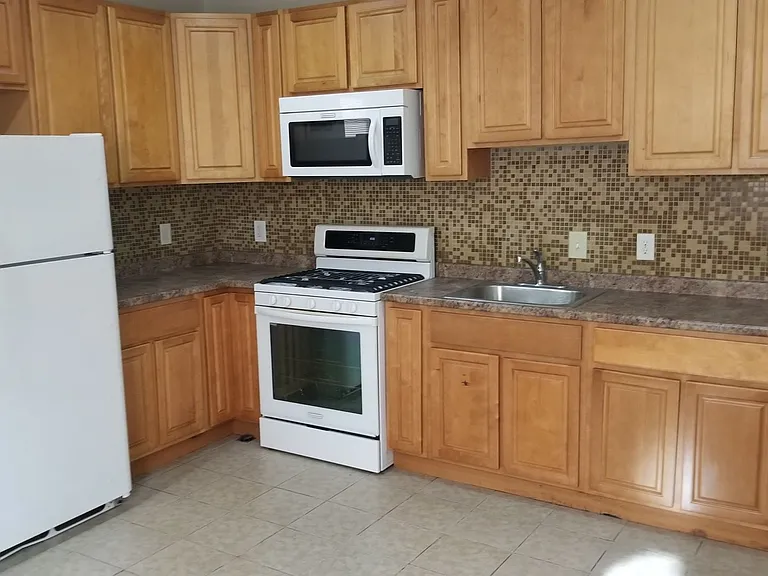 2128 Orthodox St — Photo 19