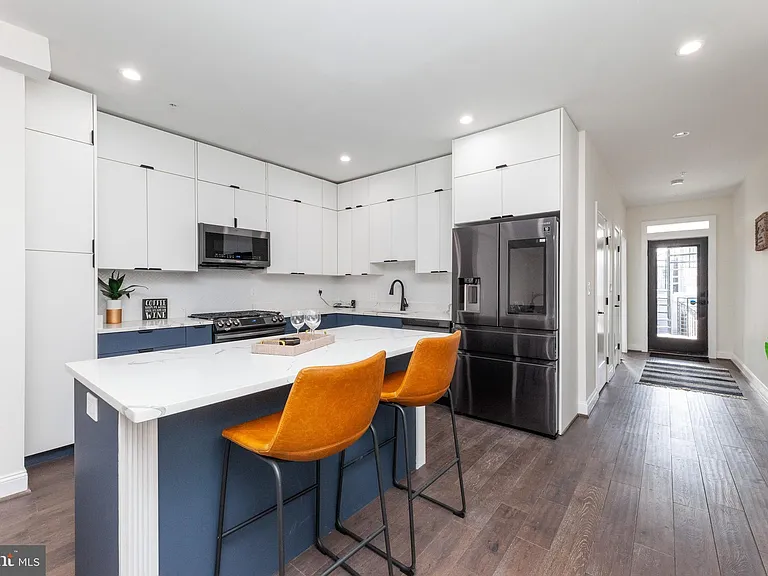 734 Kenyon St NW #2 — Photo 8