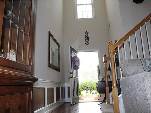 3rd image of 128 Regent Pl #128