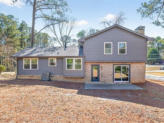 2nd image of 3940 Pinehurst Valley Dr