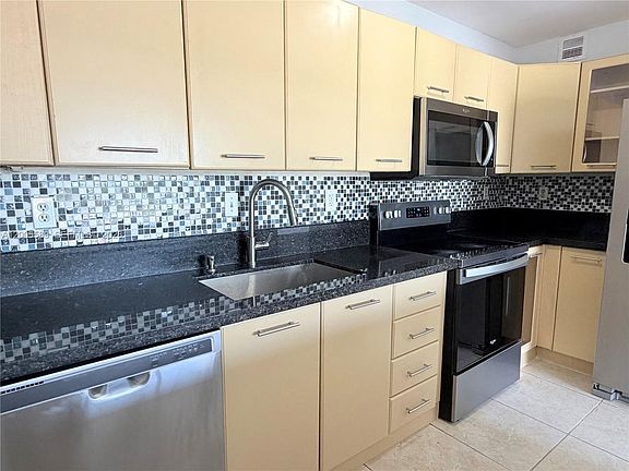 2nd image of 505 S Pine Island Rd APT 208B
