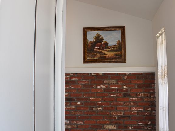 3rd image of 9556 Olive St