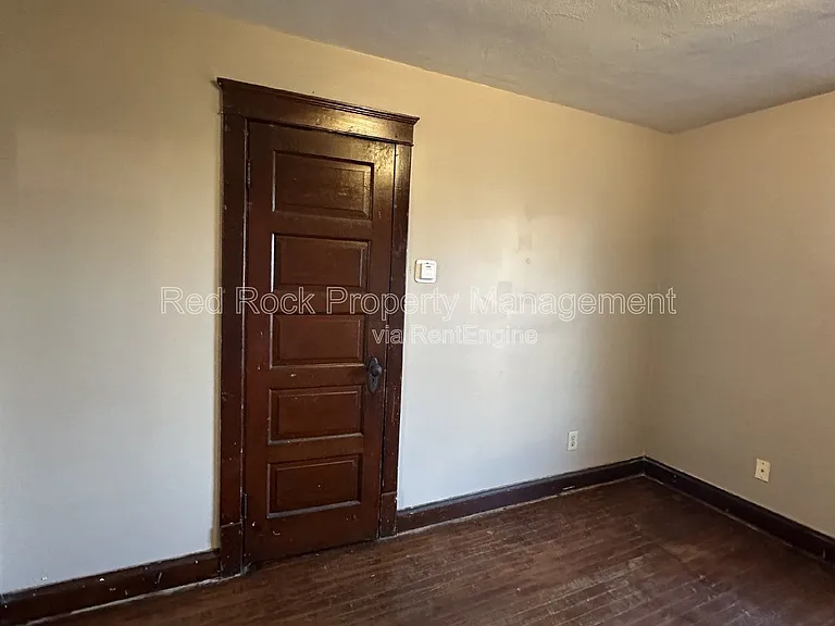 320 Highland Ave — Photo 6