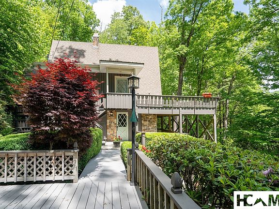 5th image of 173 Strawberry Hill Road