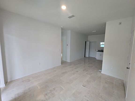 5th image of 4203 1st St SW