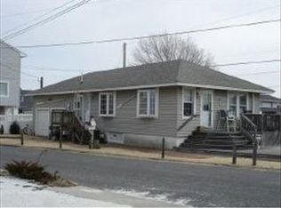 341 W 17th St, Ship Bottom, NJ 08008