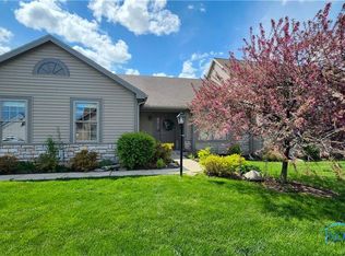14576 Dexter Falls Rd, Perrysburg, OH 43551