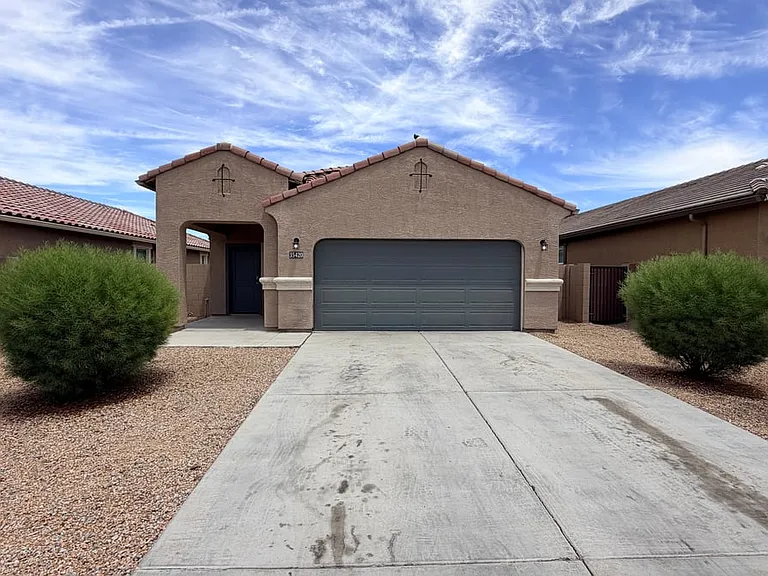 35420 W San Alvarez Ave — Photo 2