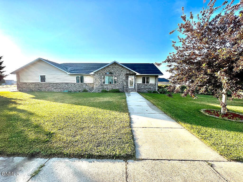 2112 Pheasant Run Pkwy, Williston, ND 58801 MLS 4008569 Zillow