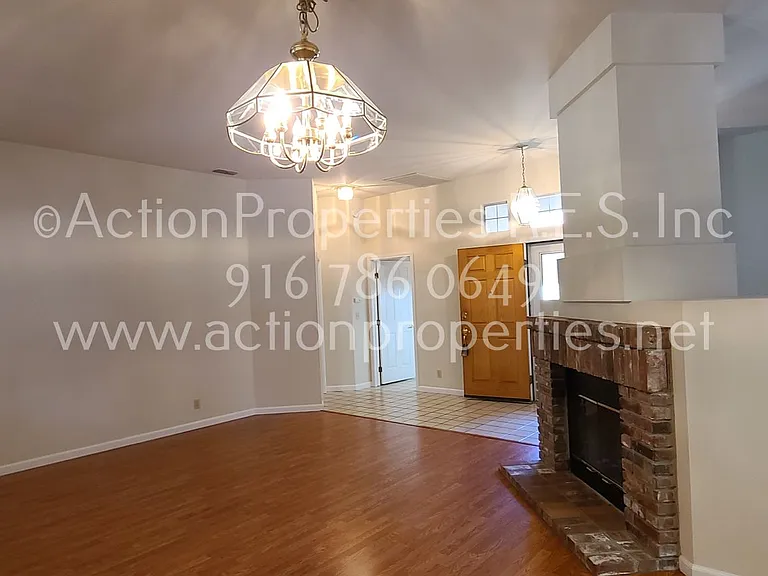 1417 Hurlston Way — Photo 7