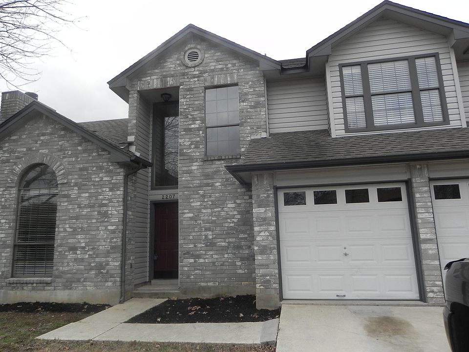 1st image of 2207 Rosemary Ln