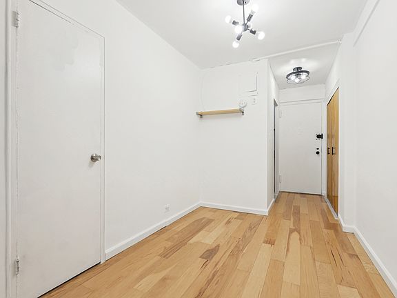 5th image of 210 E 36th St APT 6C