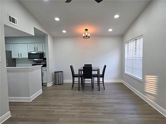 3rd image of 2936 Manhattan Blvd Unit 186