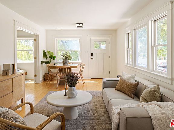 4th image of 1036 Hope St