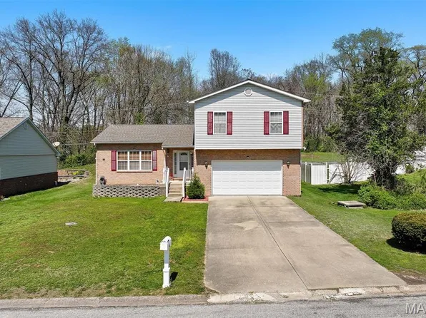 66 Dianne Dr, Belleville, IL 62220