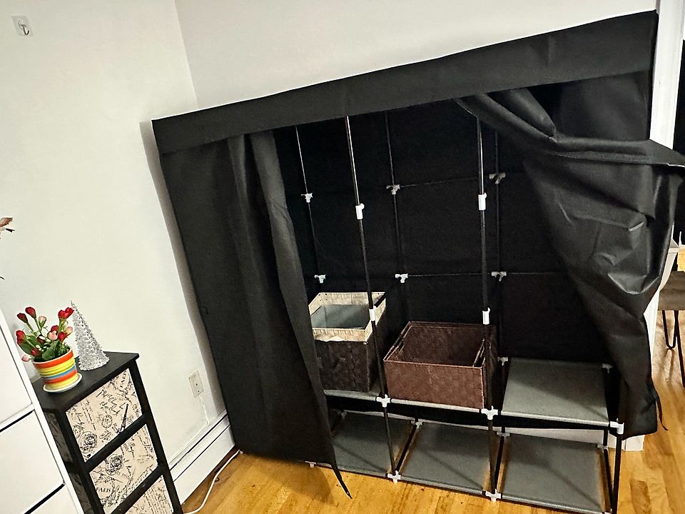 2nd image of 823 E 217th St #1