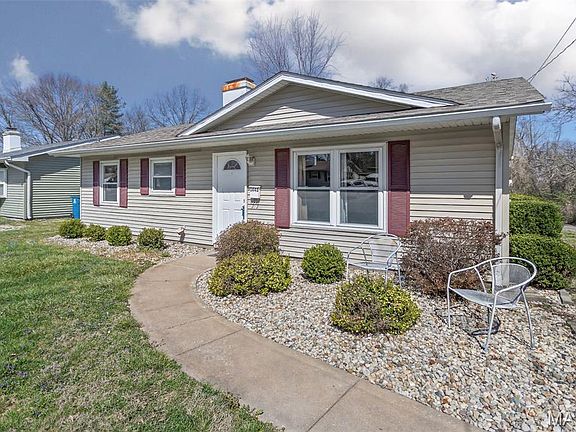 3rd image of 1443 Ladd Ave