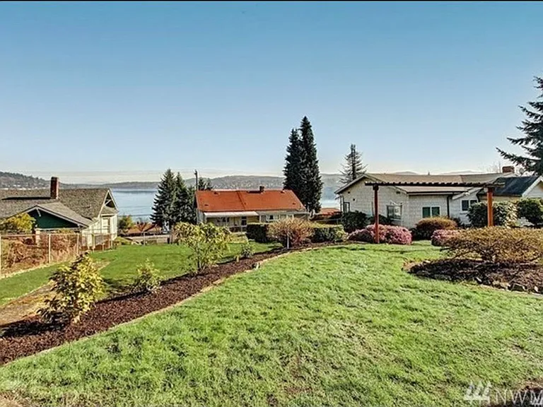 10646 Dixon Dr S — Photo 13