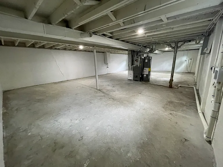 9306 Lewis Ave — Photo 20