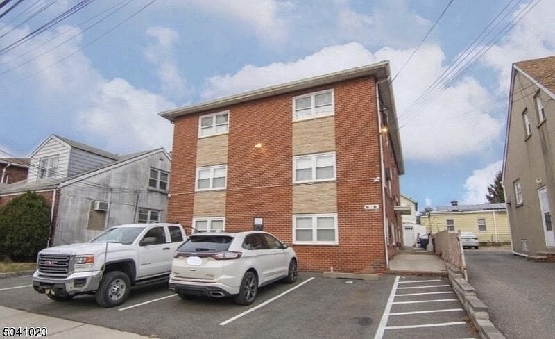 1st image of 69-71 Magnolia St Unit 6