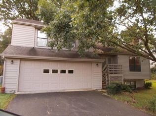 1922 McVitty Rd, Salem, VA 24153