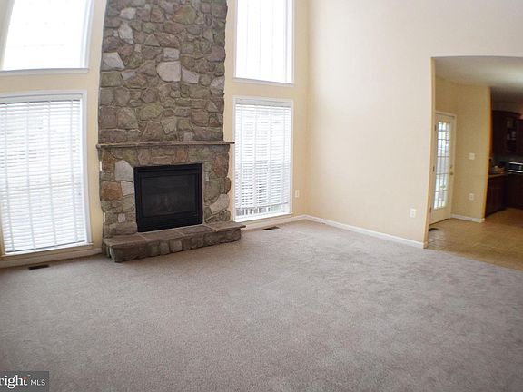 2nd image of 203 Lynnehaven Dr