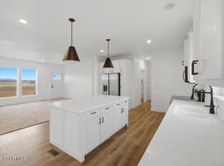 28187 N Wonder Way, Paulden, AZ 86334