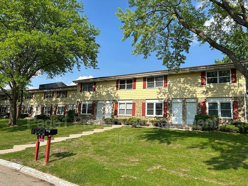 1st image of 2918 Grinnell Dr Unit 14