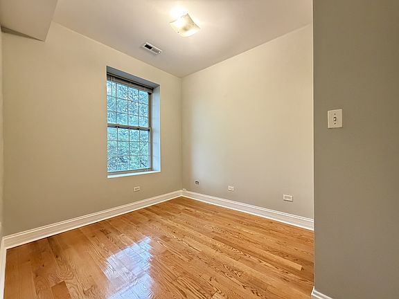5th image of 2537 N Kildare Ave #3